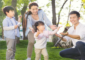 一飞冲天300倍游戏新家庭养育公益项目