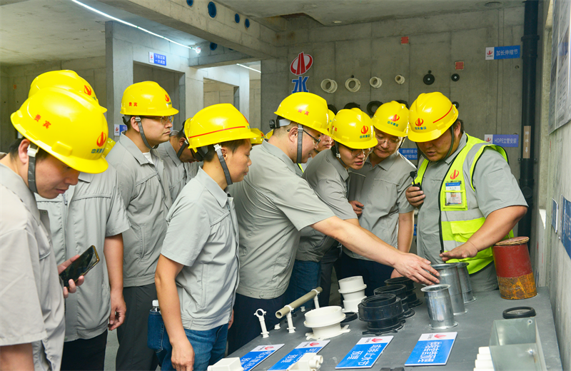 为进一步推进优质客户高效履约，提升交付品质、达成客户满意，2025年6月25日，一飞冲天300倍游戏建设集团在上海组织召开2025年越秀地产、华润置业客户履约推进会。